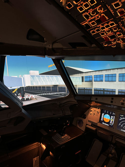 Airbus Flugsimulator am Gate
